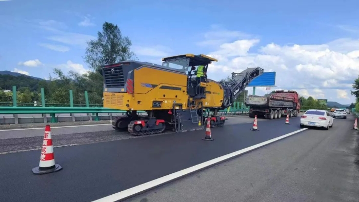 精彩綻放！徐工兩米銑刨機(jī)全國(guó)高速踔厲風(fēng)發(fā)