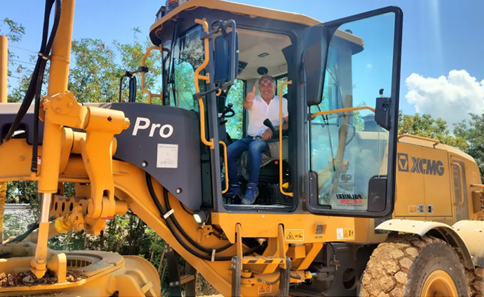 筑夢(mèng)歐洲-意大利：歐洲首臺(tái)GR2405TPro平地機(jī)助力鐵路建設(shè)