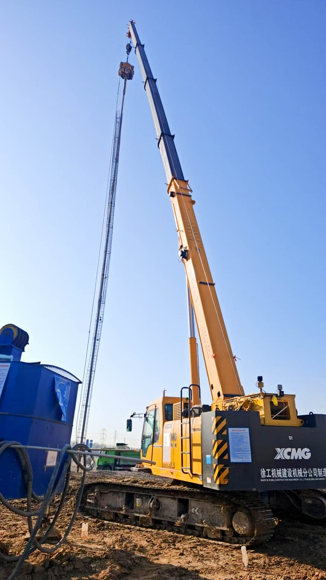 聽說工地來了個“巨能扛”？這波操作穩(wěn)了！XGTC30L5吊裝鋼筋籠現(xiàn)場紀實