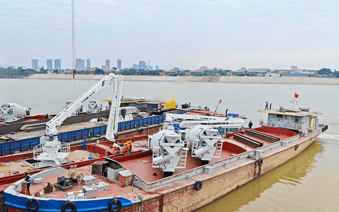 成套化船載設備批量發運越南