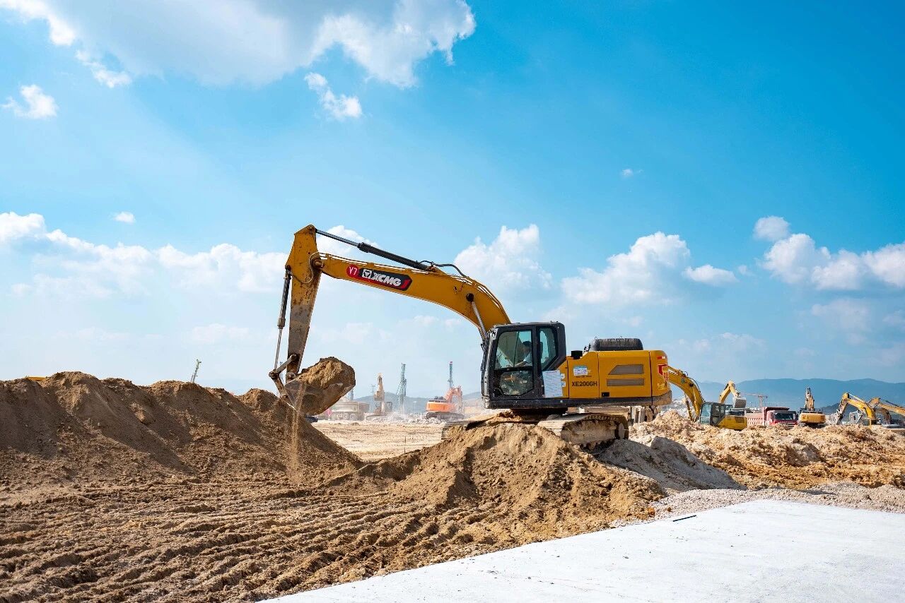 十個月，一座廠！徐工實力護航“超級電池工廠”