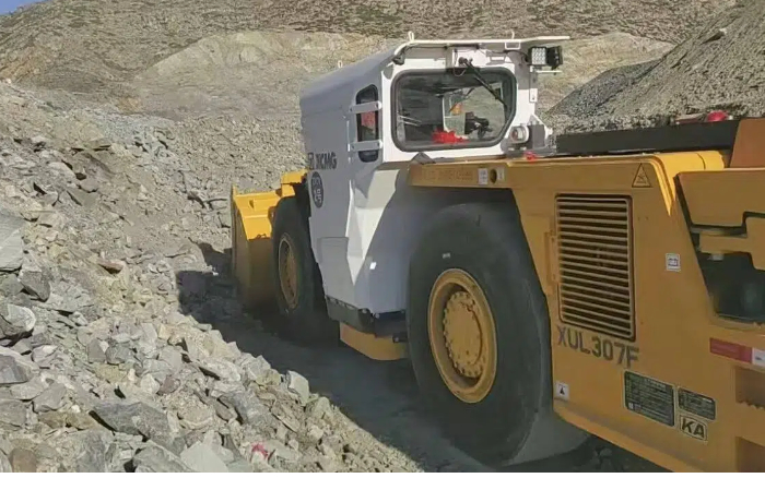 攻克高密度鐵礦！徐工 XUL307F 硬核助力西北礦業高效開采